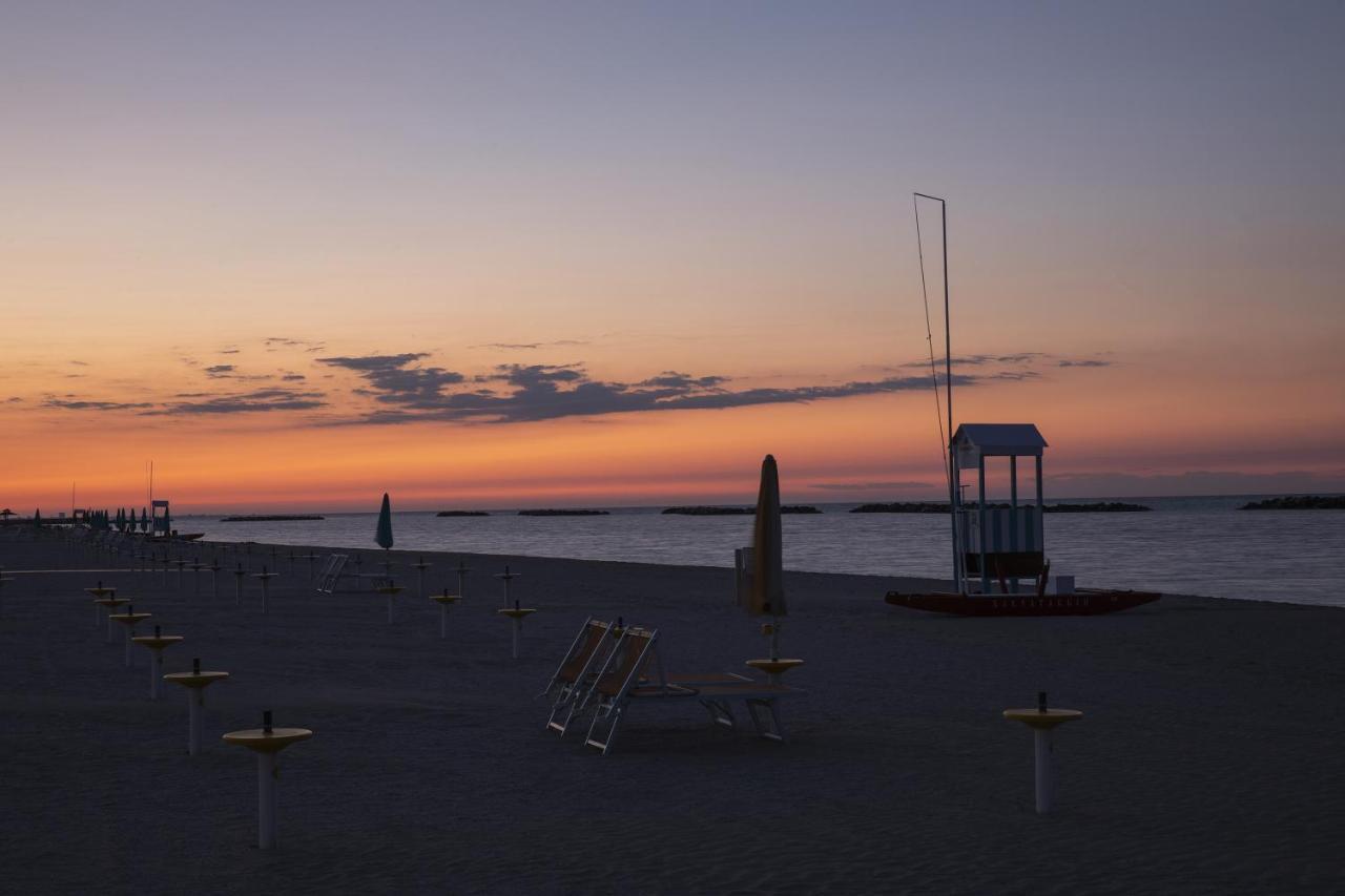 Hotel Riviera Bellaria-Igea Marina Exterior foto